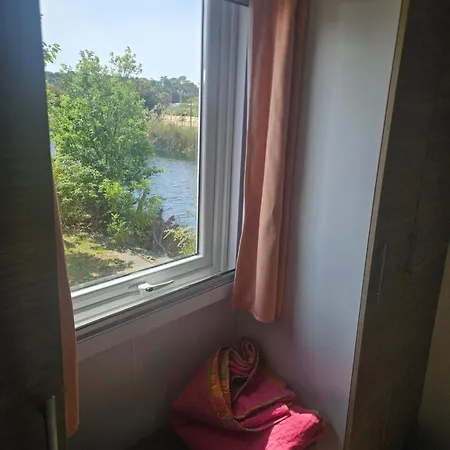 Au Bord De L'eau Chez Michele -camping Les Viviers- Parque de Campismo Lège-Cap-Ferret