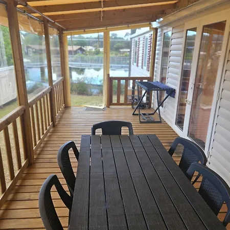 Parque de Campismo Au Bord De L'eau Chez Michele -camping Les Viviers-