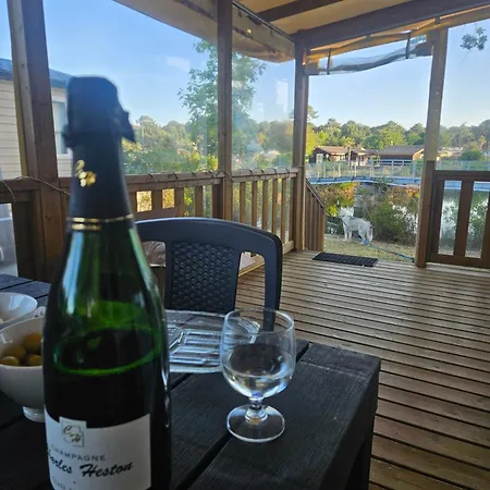 Parque de Campismo Au Bord De L'eau Chez Michele -camping Les Viviers- *